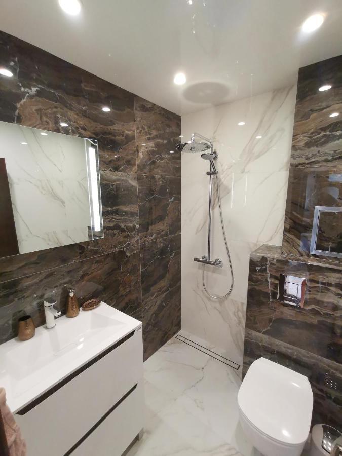City Center Lux Apartment Varna Bagian luar foto
