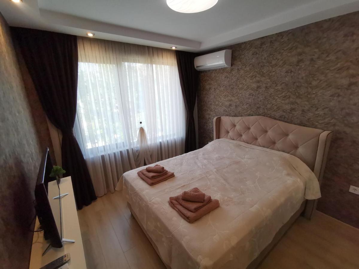 City Center Lux Apartment Varna Bagian luar foto